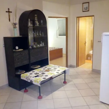Apartmani Hasnek * Vir